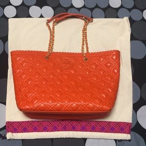 “SOLD”Tory Burch tote bag, like new